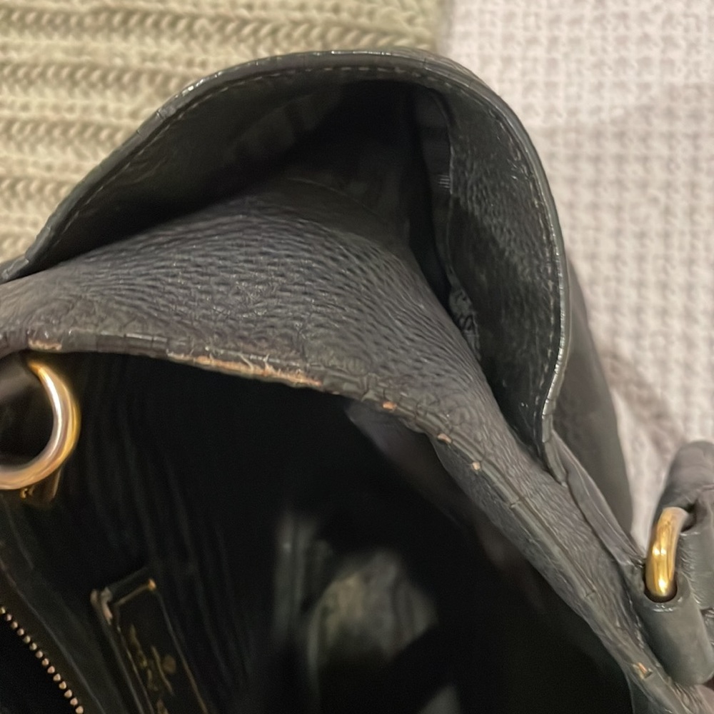 COPY - PRADA PURSE PREVIOUSLY OWNED AND LOVED TO DEATH!! $300 only!!!!! - Picture 8 of 9